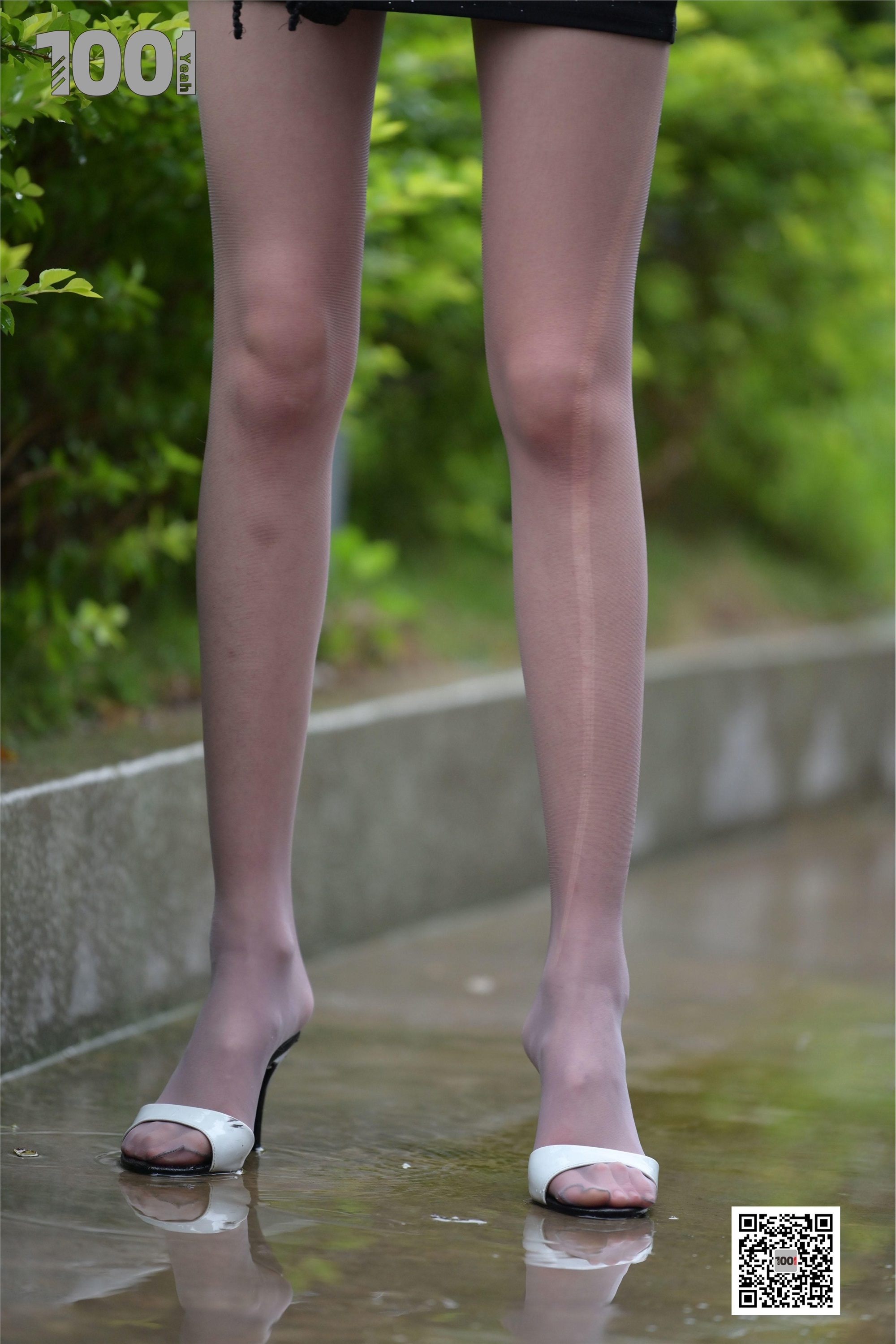 IESS异思趣向  一千零一夜《雨中漫步3》